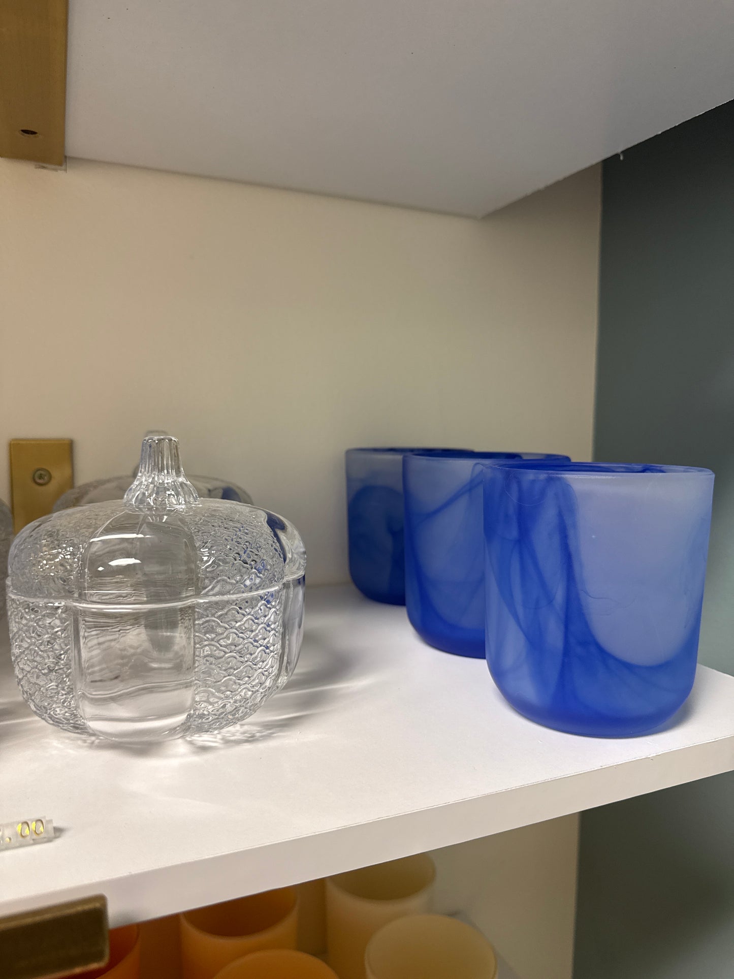 Clear pumpkin, blue swirl -class